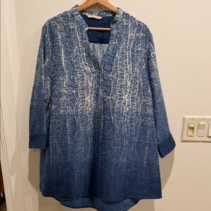Soft Surroundings Blue White Patterned Split-Neck Tunic